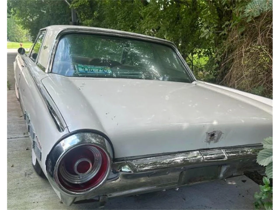 1962 Ford Thunderbird 3rd Gen - Image 2 of 8