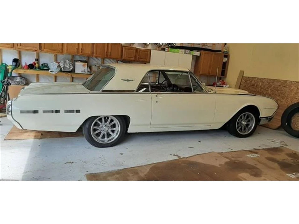 1962 Ford Thunderbird 3rd Gen - Image 2 of 14