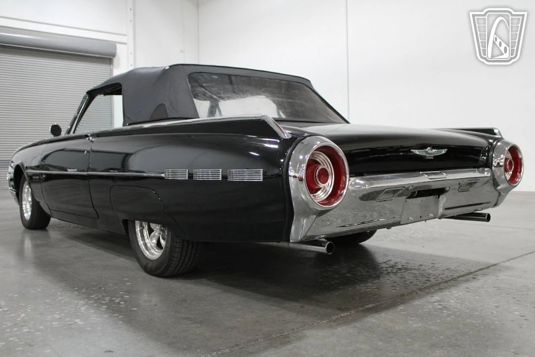 1962 Ford Thunderbird 3rd Gen - Image 26 of 31