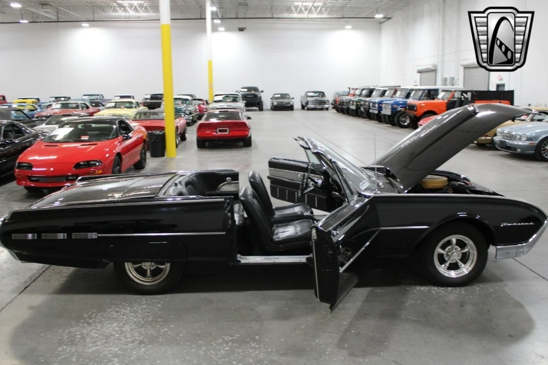 1962 Ford Thunderbird 3rd Gen - Image 11 of 12