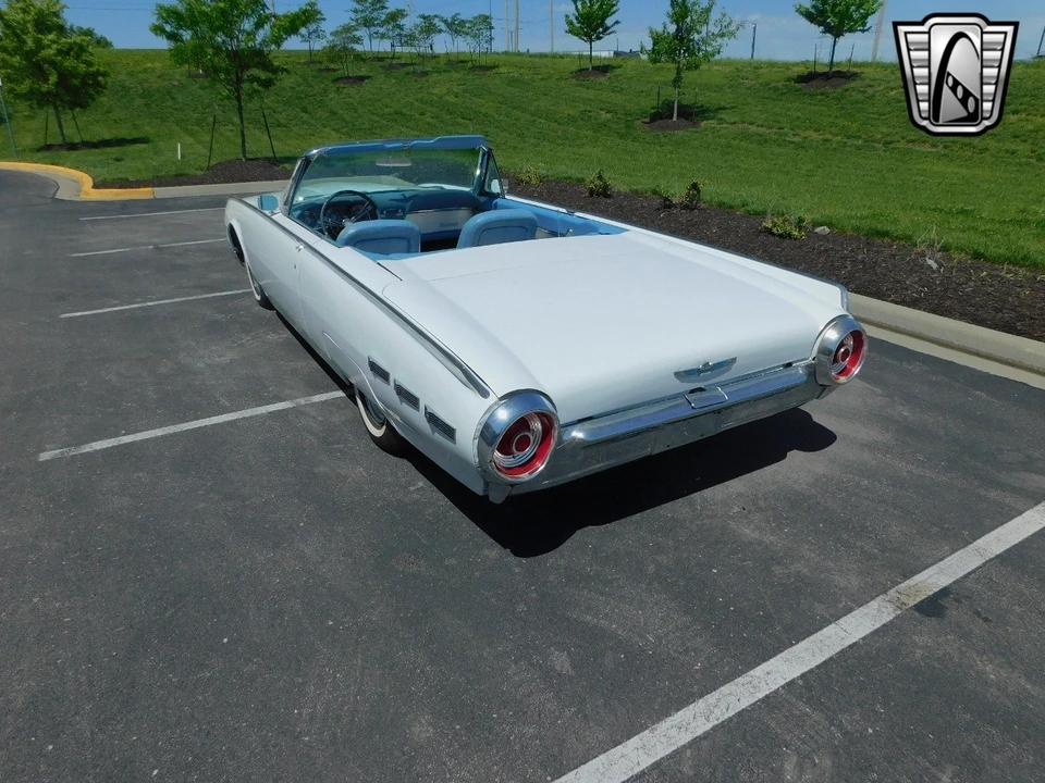 1962 Ford Thunderbird 3rd Gen - Image 10 of 12