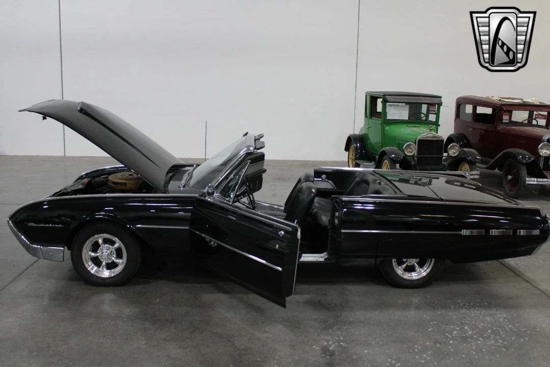 1962 Ford Thunderbird 3rd Gen - Image 9 of 12