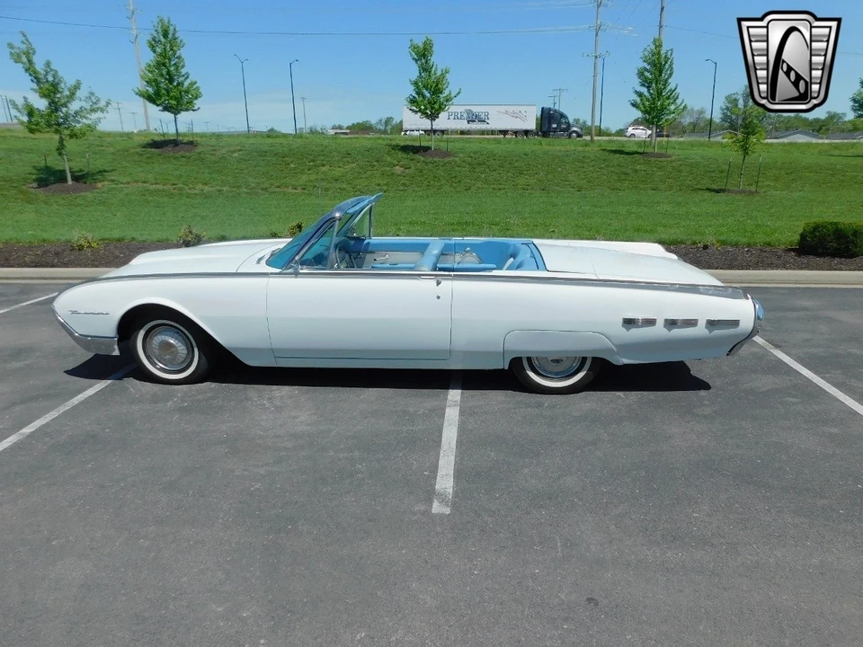 1962 Ford Thunderbird 3rd Gen - Image 11 of 21