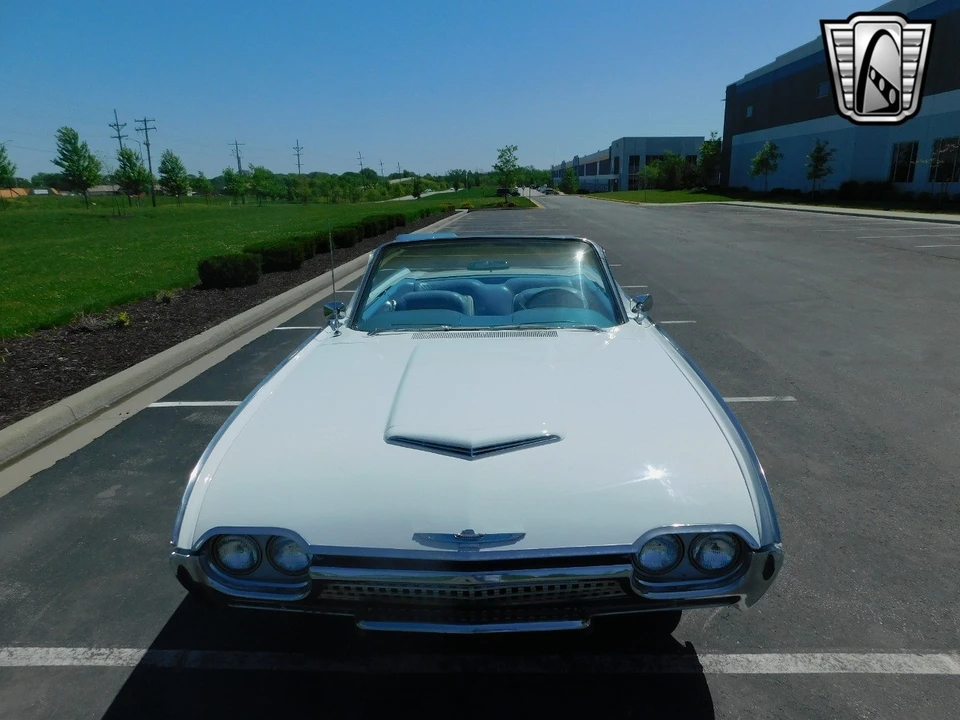 1962 Ford Thunderbird 3rd Gen - Image 4 of 12