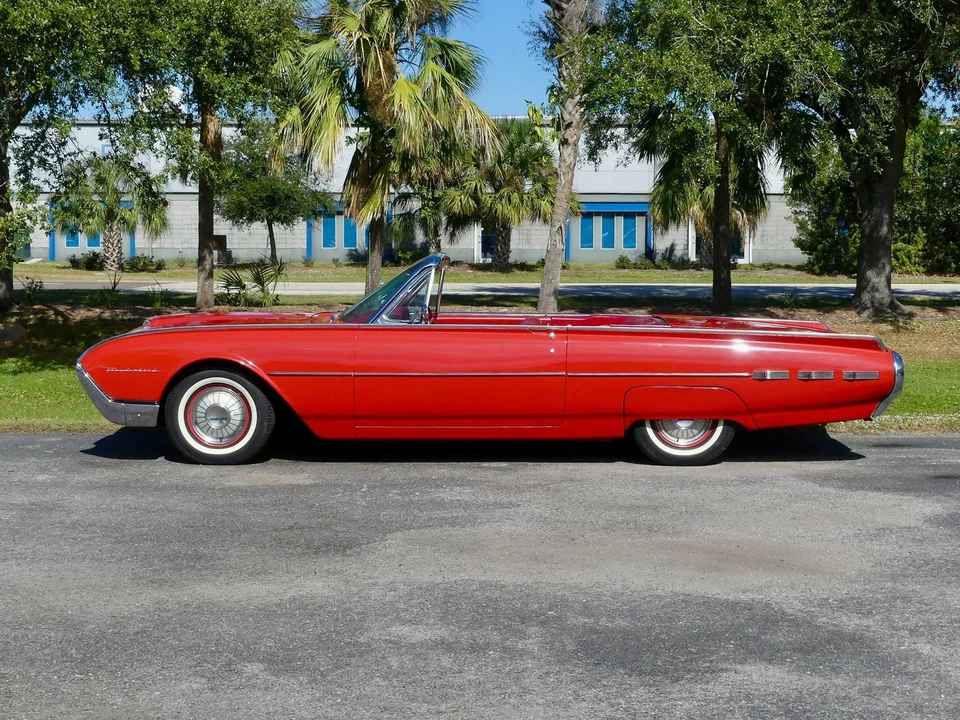 1962 Ford Thunderbird 3rd Gen - Image 11 of 21