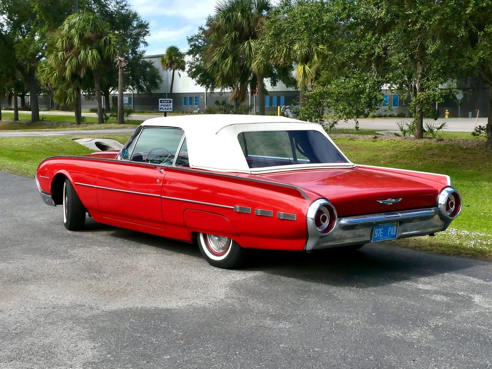 1962 Ford Thunderbird 3rd Gen - Image 16 of 21