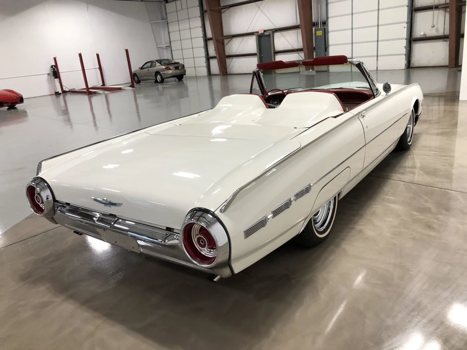 1962 Ford Thunderbird 3rd Gen - Image 10 of 31