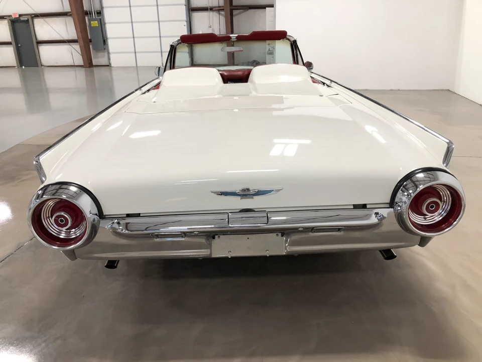 1962 Ford Thunderbird 3rd Gen - Image 11 of 31