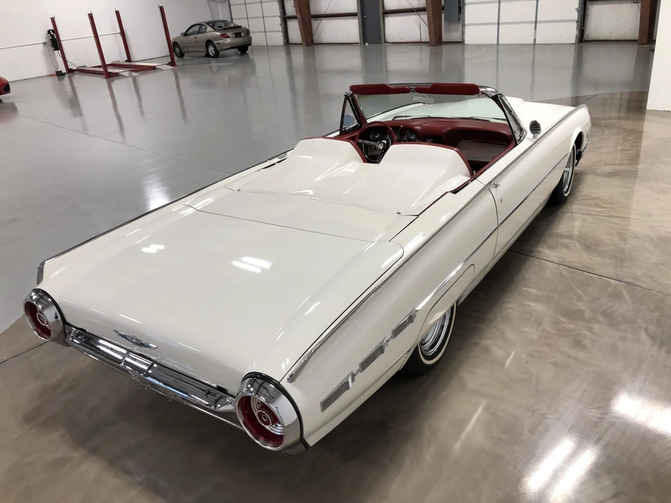 1962 Ford Thunderbird 3rd Gen - Image 9 of 31
