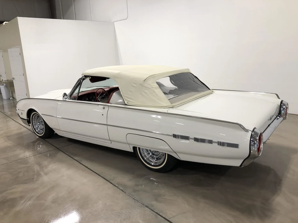 1962 Ford Thunderbird 3rd Gen - Image 16 of 31