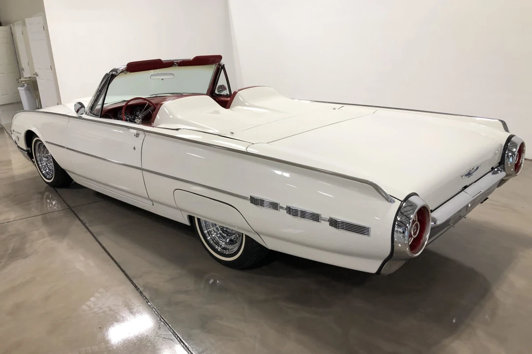1962 Ford Thunderbird 3rd Gen - Image 12 of 31