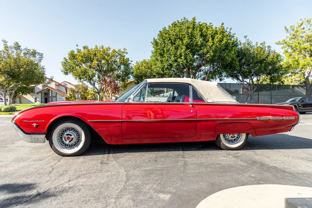 1962 Ford Thunderbird 3rd Gen - Image 13 of 31