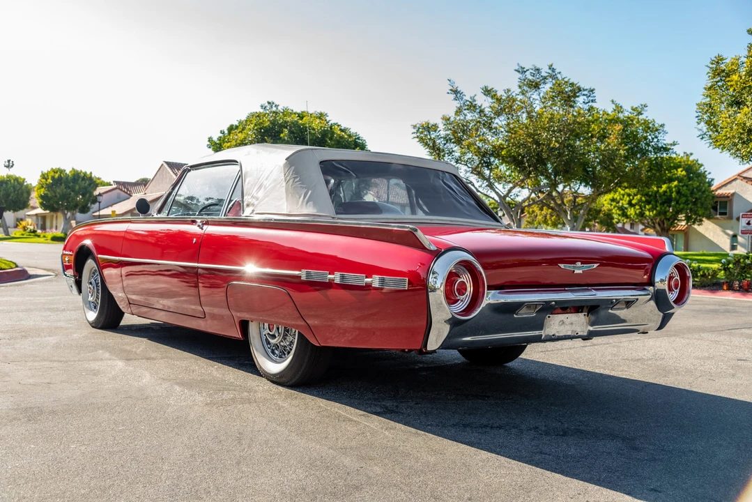 1962 Ford Thunderbird 3rd Gen - Image 14 of 31
