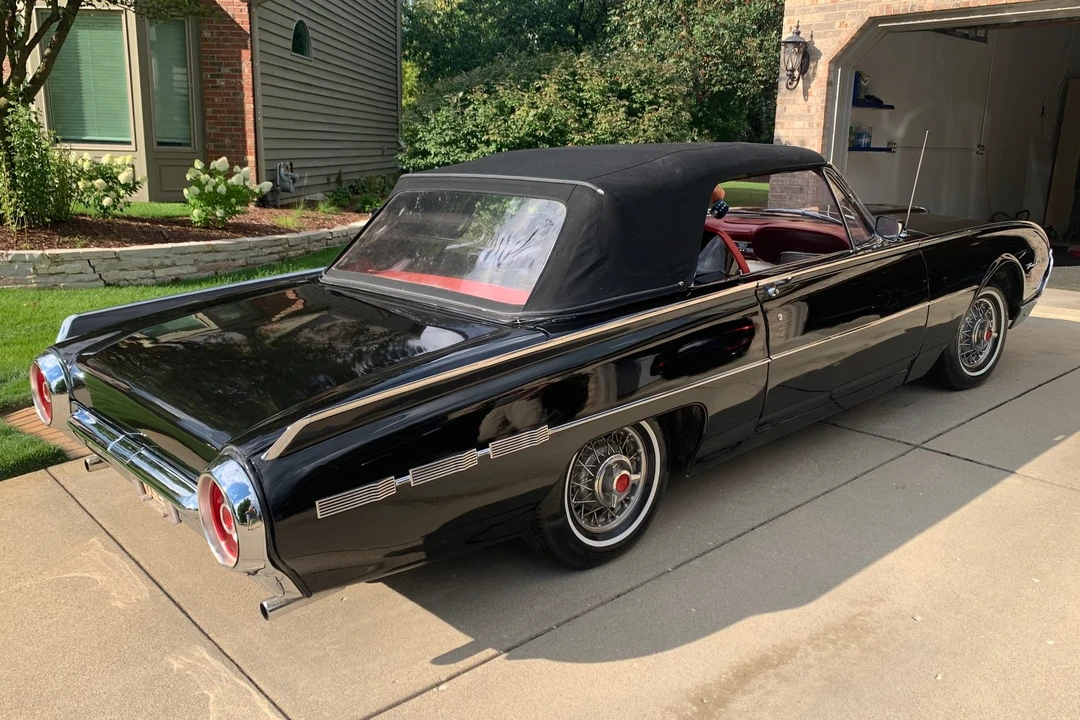 1962 Ford Thunderbird 3rd Gen - Image 9 of 31
