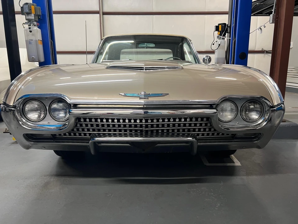 1962 Ford Thunderbird 3rd Gen - Image 25 of 31
