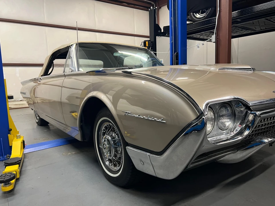 1962 Ford Thunderbird 3rd Gen - Image 26 of 31