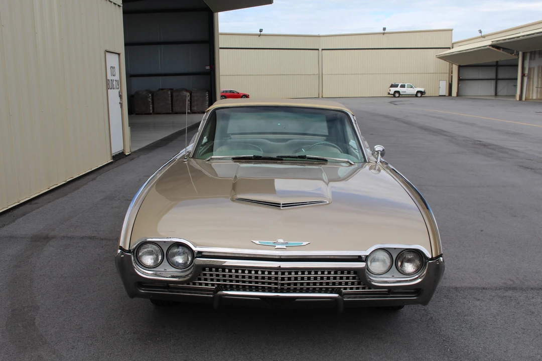 1962 Ford Thunderbird 3rd Gen - Image 10 of 31