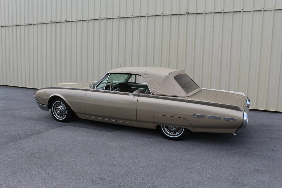 1962 Ford Thunderbird 3rd Gen - Image 18 of 31