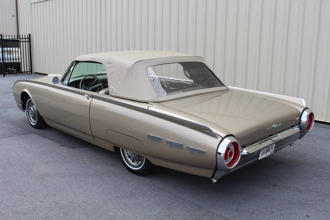 1962 Ford Thunderbird 3rd Gen - Image 17 of 31