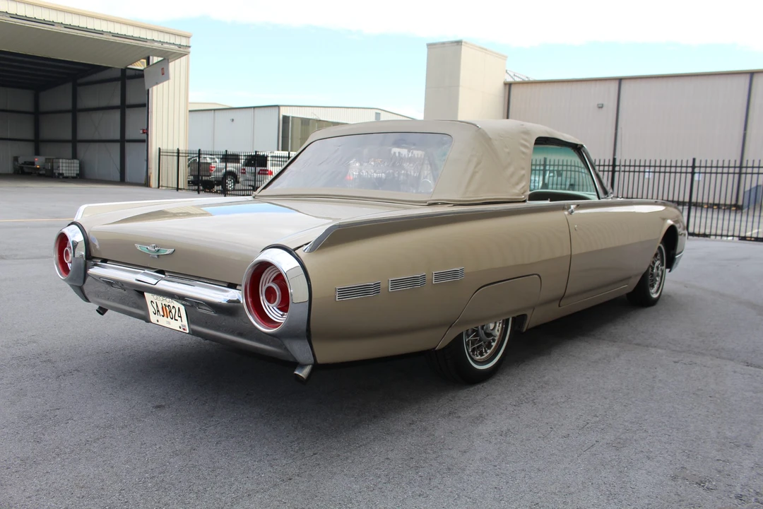 1962 Ford Thunderbird 3rd Gen - Image 13 of 31