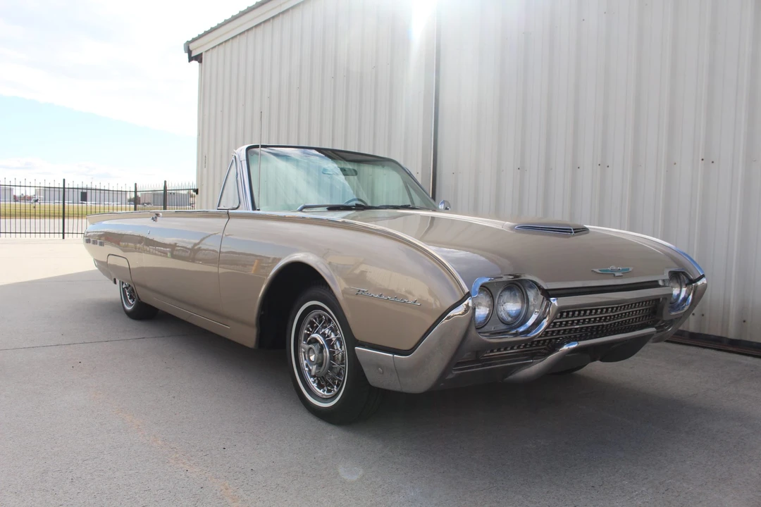 1962 Ford Thunderbird 3rd Gen - Image 2 of 31
