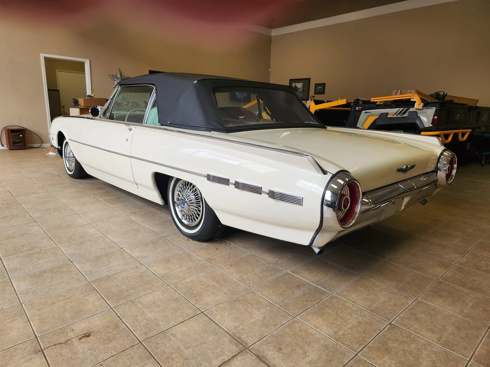 1962 Ford Thunderbird 3rd Gen - Image 14 of 31