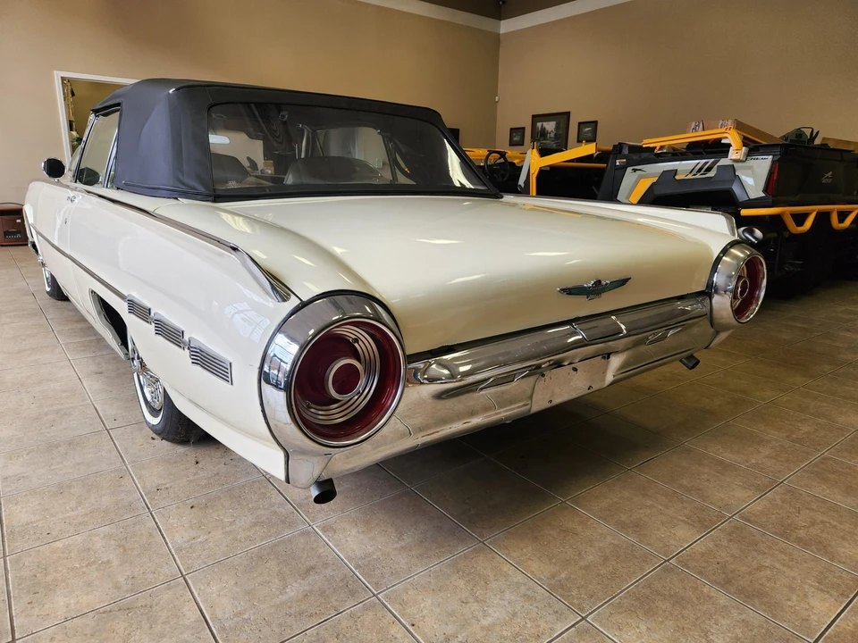 1962 Ford Thunderbird 3rd Gen - Image 16 of 31