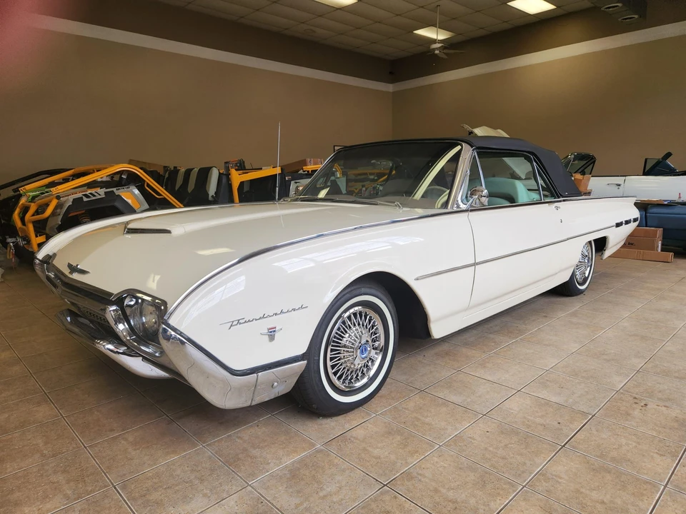1962 Ford Thunderbird 3rd Gen - Image 10 of 31