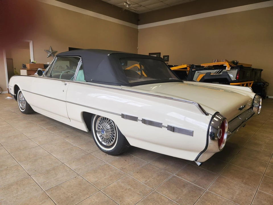 1962 Ford Thunderbird 3rd Gen - Image 13 of 31