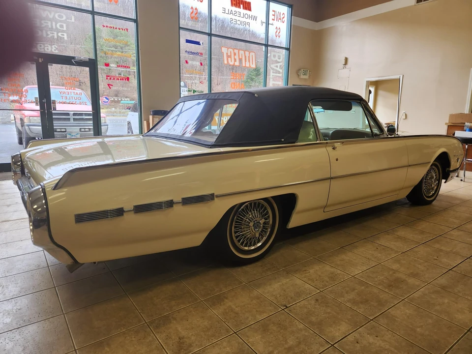 1962 Ford Thunderbird 3rd Gen - Image 20 of 31