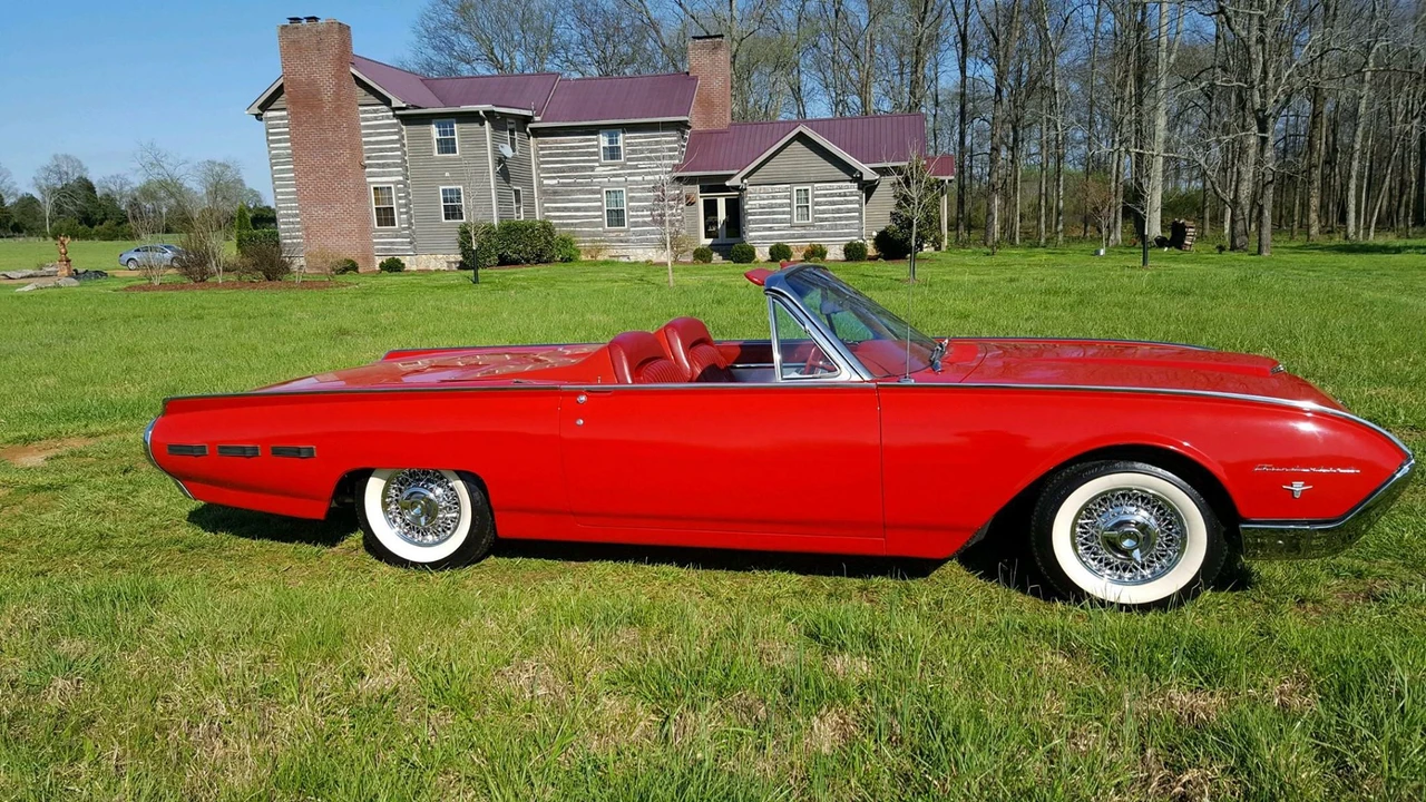 1962 Ford Thunderbird 3rd Gen - Image 11 of 31