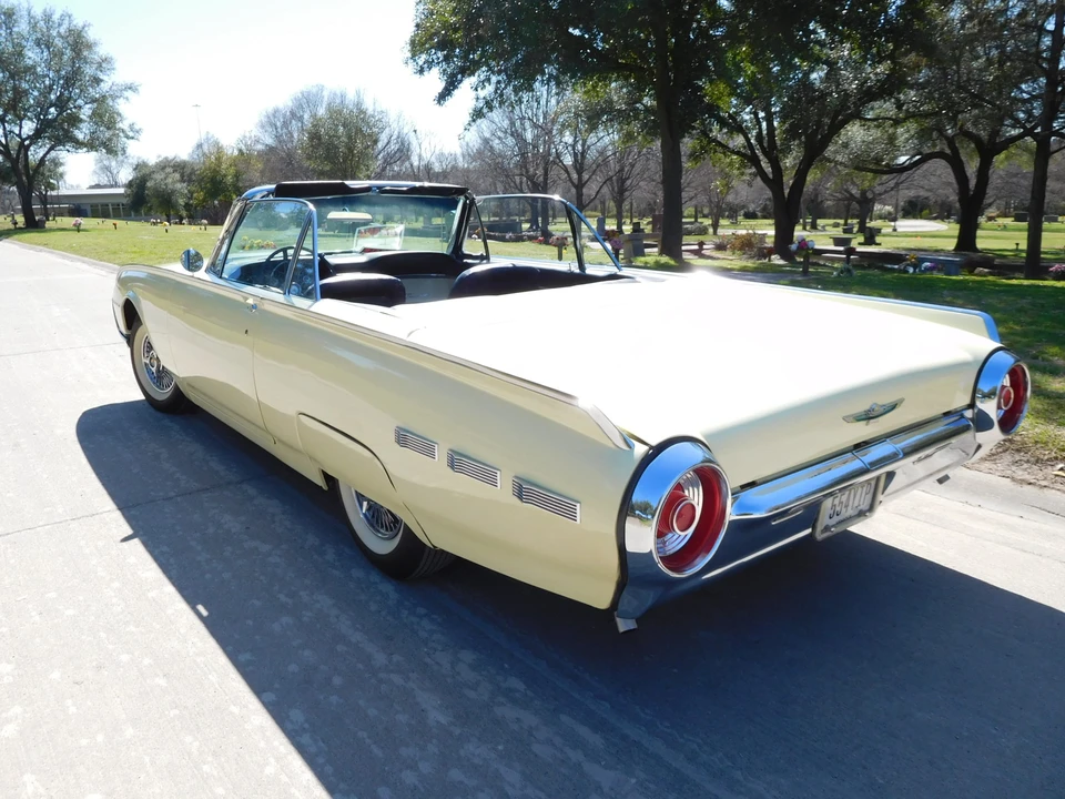1962 Ford Thunderbird 3rd Gen - Image 5 of 31