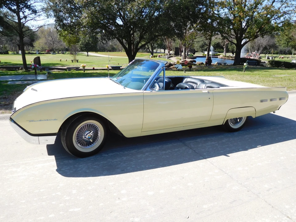1962 Ford Thunderbird 3rd Gen - Image 9 of 31