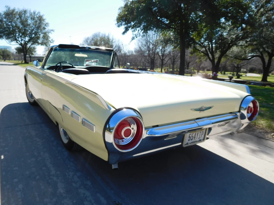1962 Ford Thunderbird 3rd Gen - Image 14 of 31