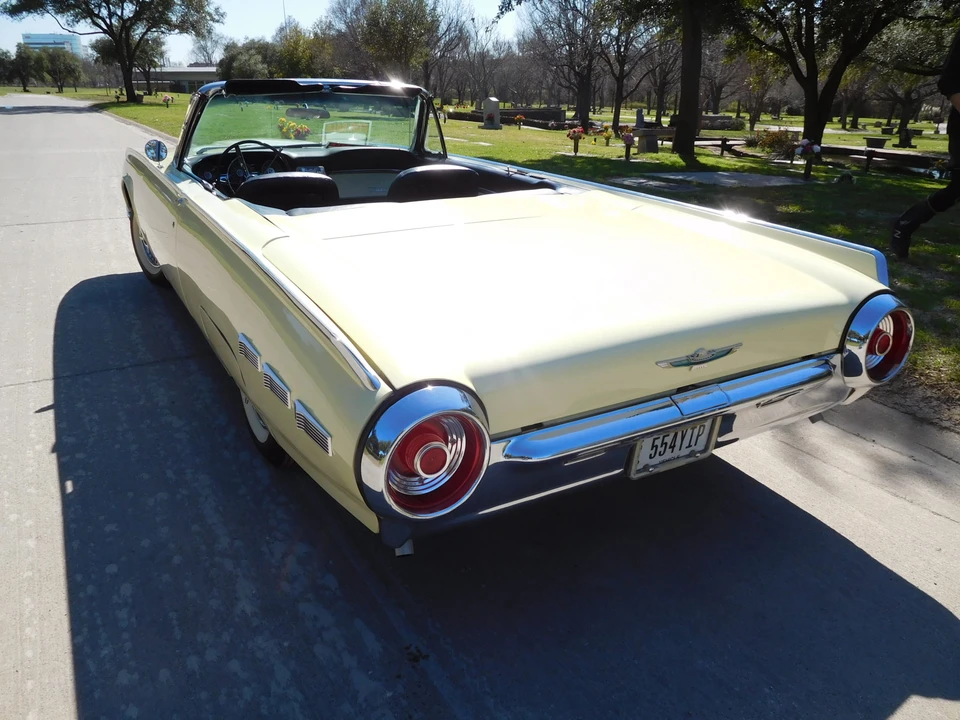 1962 Ford Thunderbird 3rd Gen - Image 15 of 31