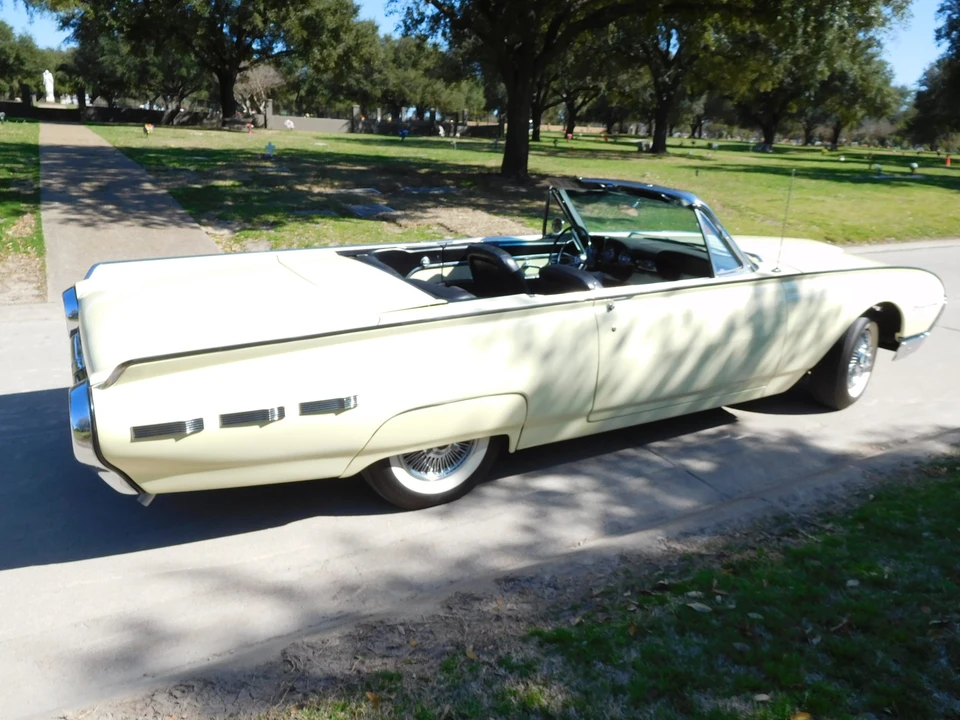 1962 Ford Thunderbird 3rd Gen - Image 19 of 31