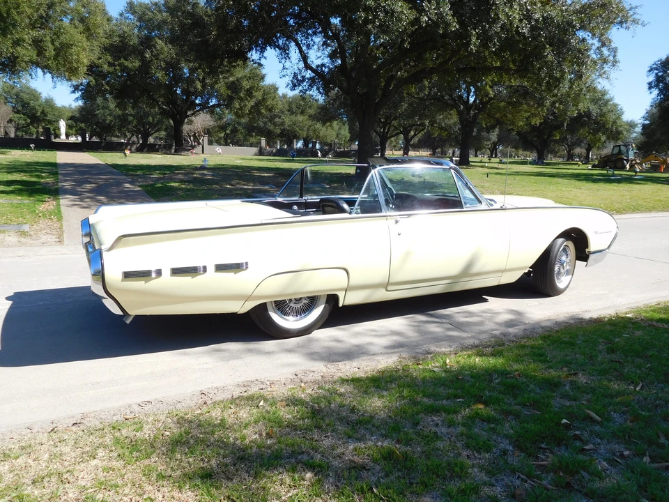 1962 Ford Thunderbird 3rd Gen - Image 22 of 31
