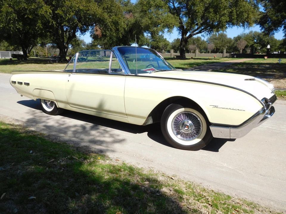 1962 Ford Thunderbird 3rd Gen - Image 25 of 31