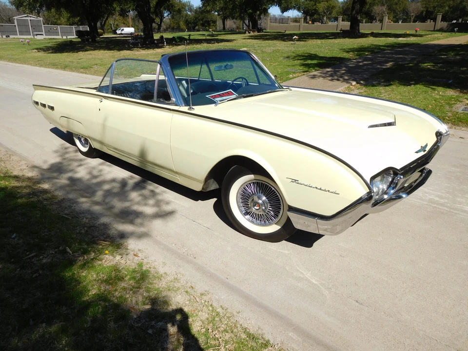 1962 Ford Thunderbird 3rd Gen - Image 26 of 31