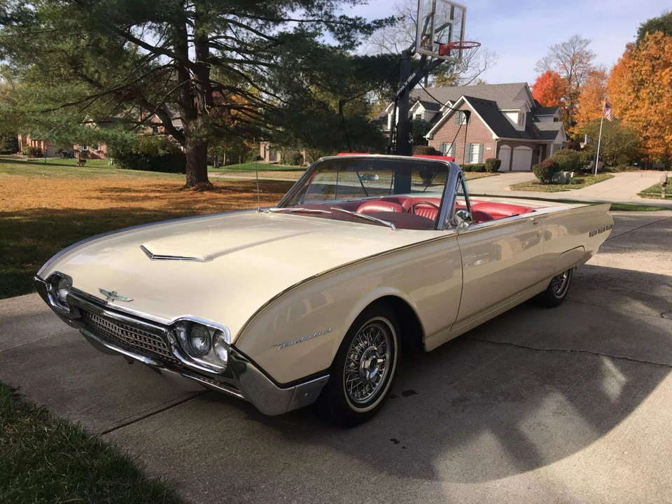 1962 Ford Thunderbird 3rd Gen - Image 10 of 31