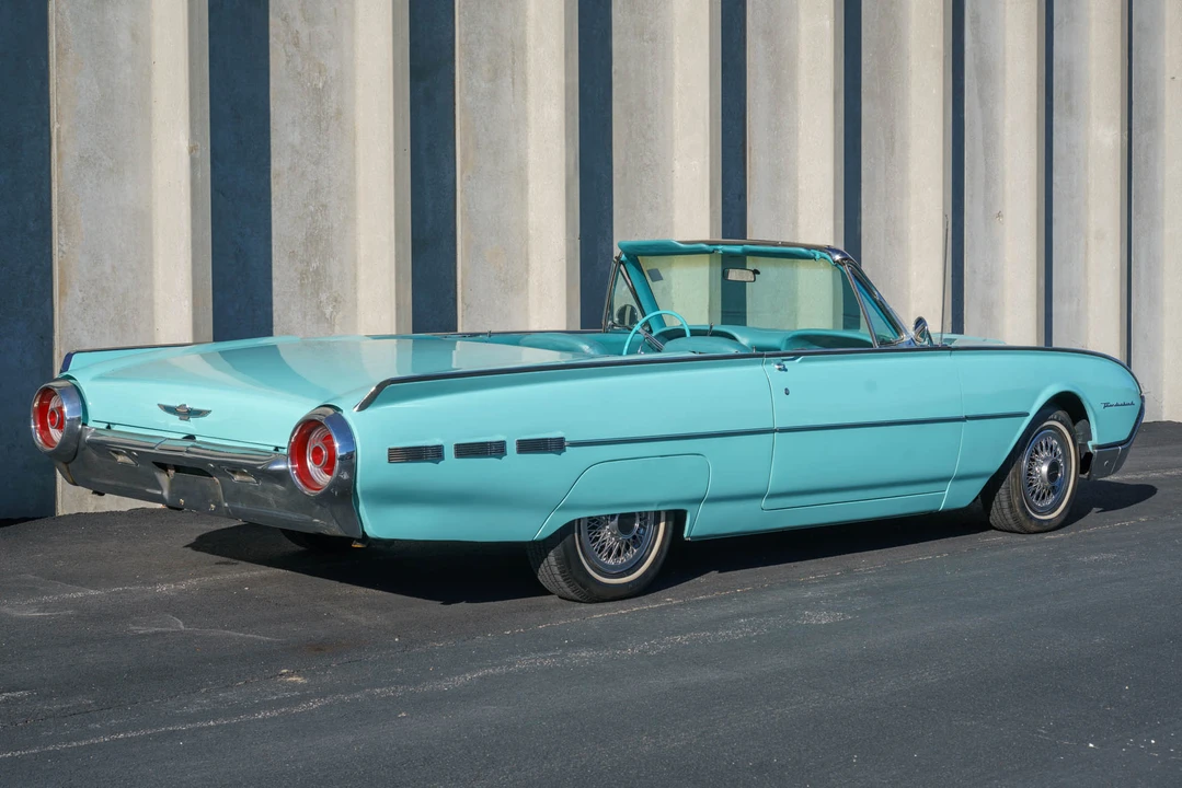 1962 Ford Thunderbird 3rd Gen - Image 13 of 31