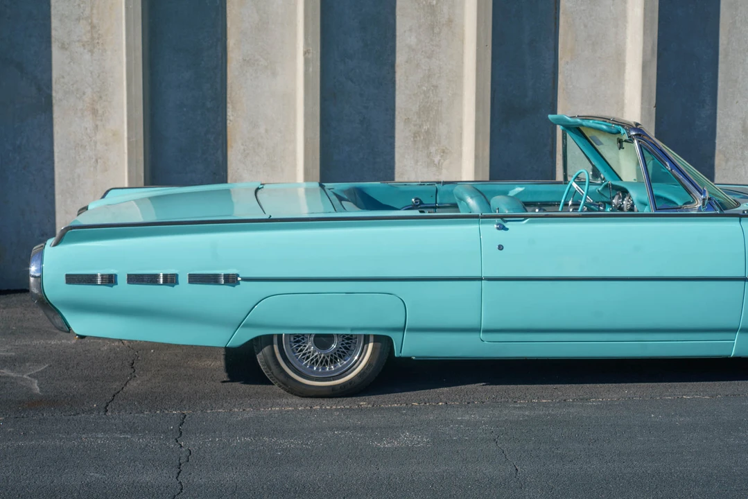 1962 Ford Thunderbird 3rd Gen - Image 18 of 31