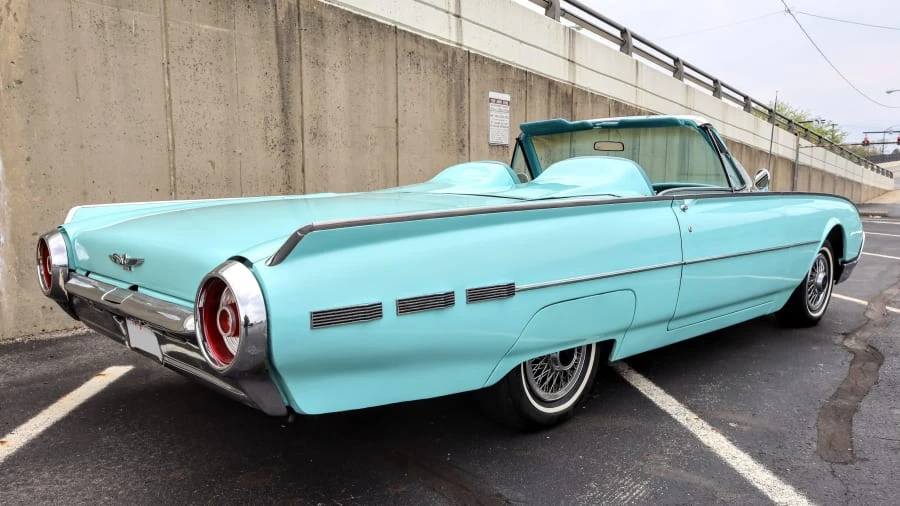 1962 Ford Thunderbird 3rd Gen - Image 2 of 4