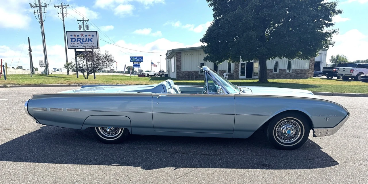 1962 Ford Thunderbird 3rd Gen - Image 2 of 21