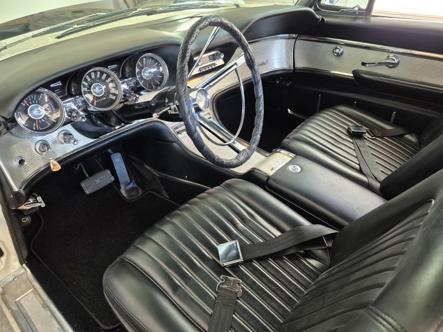 1962 Ford Thunderbird 3rd Gen - Image 7 of 10