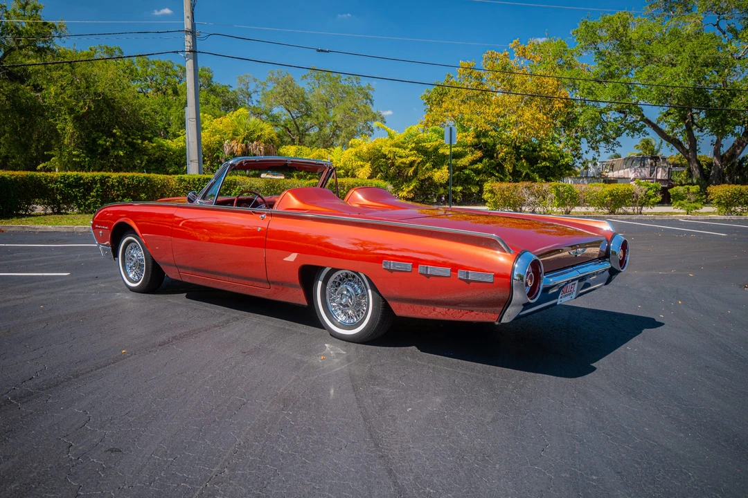 1962 Ford Thunderbird 3rd Gen - Image 14 of 31