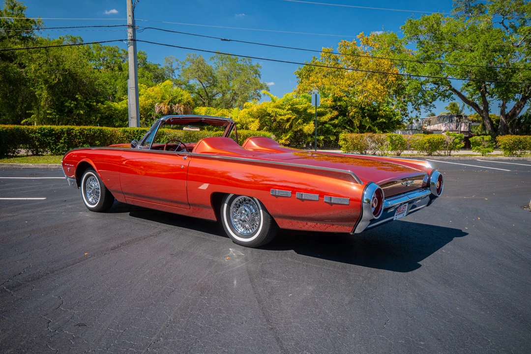 1962 Ford Thunderbird 3rd Gen - Image 13 of 31