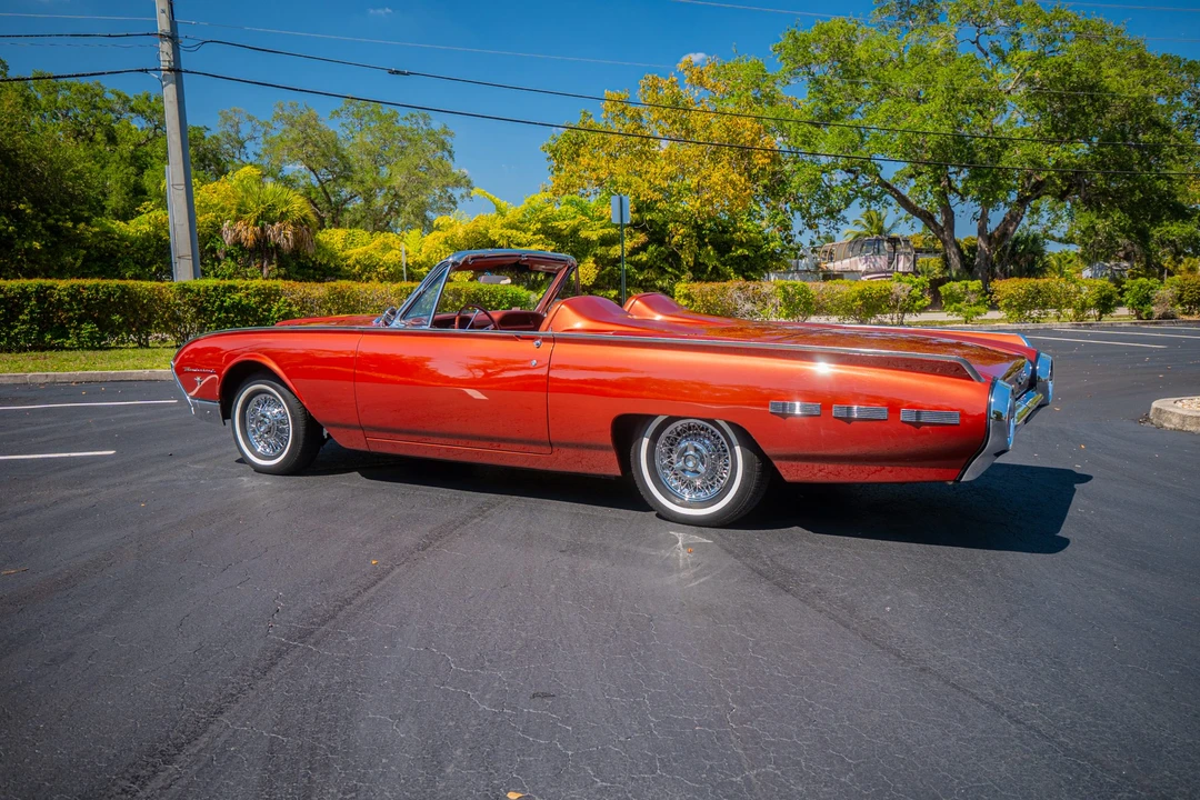 1962 Ford Thunderbird 3rd Gen - Image 12 of 31