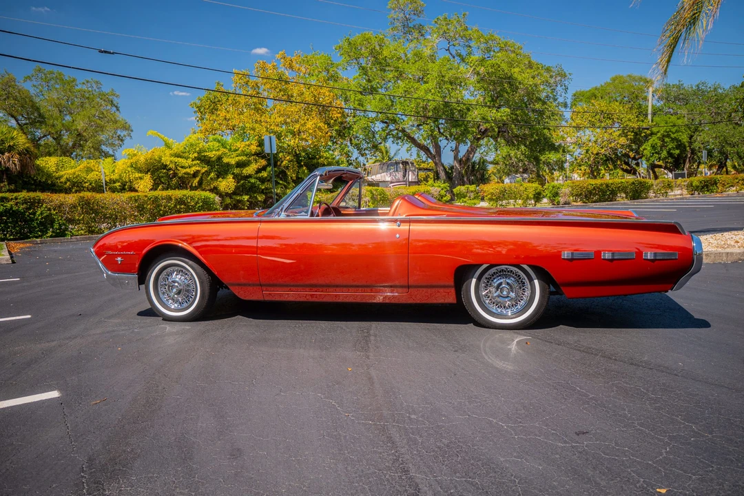 1962 Ford Thunderbird 3rd Gen - Image 11 of 31