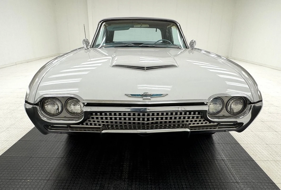 1962 Ford Thunderbird 3rd Gen - Image 14 of 31